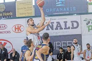 Ο Πιλκούδης του ΟΦΗ στο ματς με τον Έσπερο