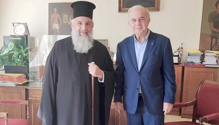 Σκηνές… από τα παλιά  θύμισε ο άγριος καβγάς που εκτυλίχθηκε μεταξύ του Αρχιεπισκόπου Κρήτης κ. Ευγενίου και της Αντιδημάρχου Πολεοδομίας Ηρακλείου κ. Στέλας Καλογεράκη – Αρχοντάκη, τον οποίο και αποκάλυψαν η «Π» και το patris.gr