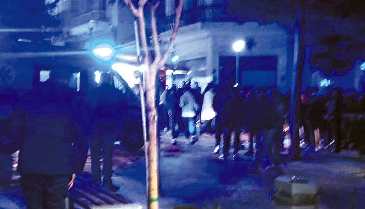 Λίγα λεπτά μετά το θάνασιμο τραυματισμό του 33χρονου (φωτο fonieu.gr) 