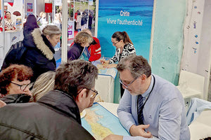 ΕΚΘΕΣΗ ΠΑΡΙΣΙΟΥ Πολύς κόσμος στο περίπτερο της Κρήτης