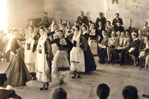 ΜΙΑ ΕΝΔΙΑΦΕΡΟΥΣΑ ΕΚΔΗΛΩΣΗ ΣΗΜΕΡΑ ΣΤΟ ΠΛΑΙΣΙΟ ΤΗΣ ΣΕΙΡΑΣ ΟΜΙΛΙΩΝ “ΜΙΚΡΕΣ ΙΣΤΟΡΙΕΣ ΤΗΣ ΠΟΛΗΣ” Από τους Συλλόγους Κυριών στο Λύκειο των Ελληνίδων Ηρακλείου