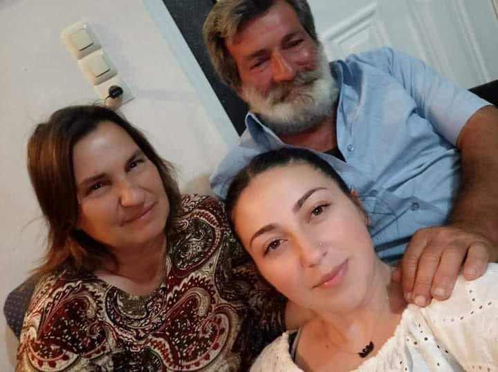 Απέκτησε δισέγγονο και είναι μόλις 56 ετών!