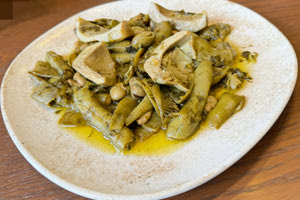 Το μενού  οι  μαντινάδες και οι  αγκινάρες !