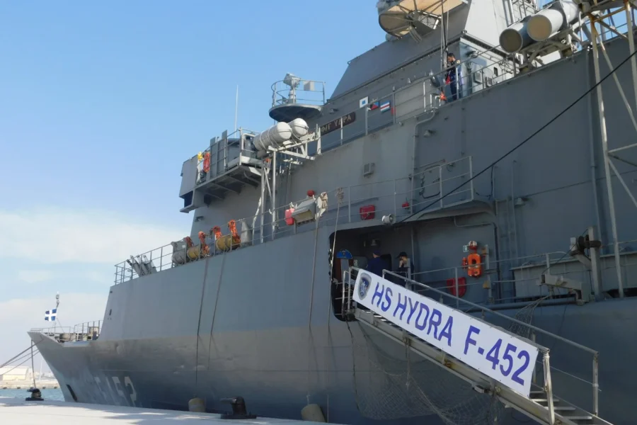 Προστάτεψε εμπορικό πλοίο η φρεγάτα «Ύδρα» στον Κόλπο του Άντεν – Έβαλε εναντίον δυο UAVs
