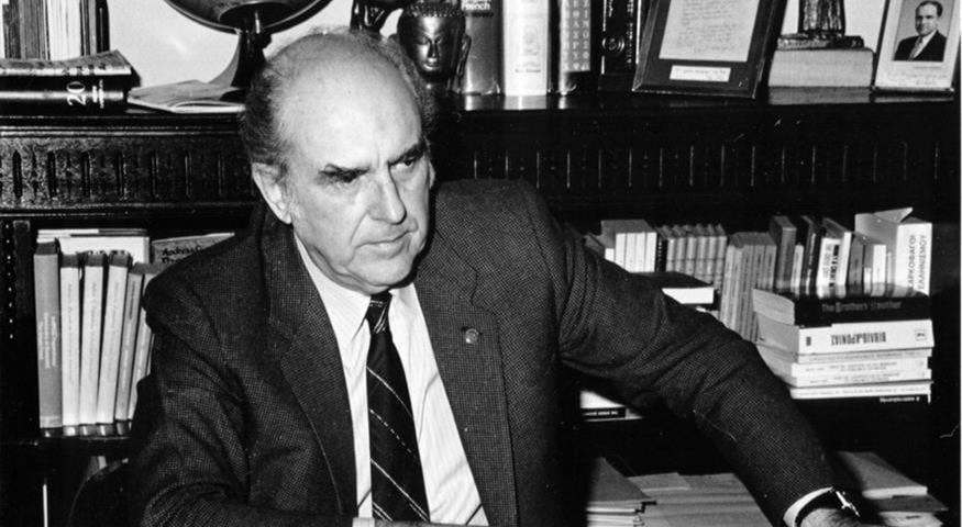 Σαν σήμερα το 1982: Ψηφίζεται στη Βουλή ο πολιτικός γάμος