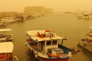 Η αφρικανική σκόνη φεύγει, οι βροχές έρχονται – Πτώση της θερμοκρασίας το Σαββατοκύριακο