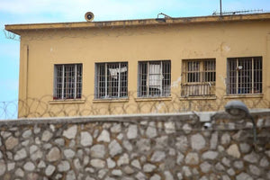 Αλικαρνασσός: Πιάστηκε να μιλάει μέσα  στο κελί με κινητό τελευταίας τεχνολογίας