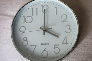 Μία ώρα μπροστά οι δείκτες των ρολογιών από τα ξημερώματα της Κυριακής