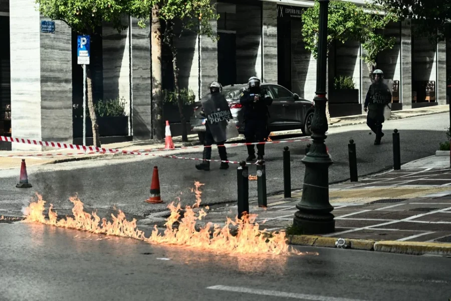 Επεισόδια και χημικά στο πανεκπαιδευτικό συλλαλητήριο της Αθήνας