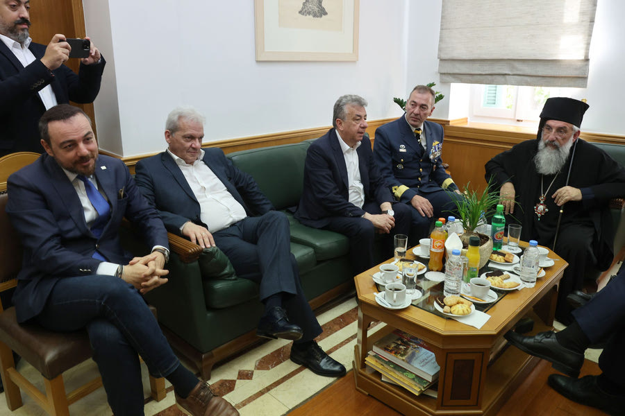 Και μετά τη δοξολογία κλίμα…σασμού