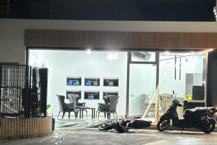 Μεγάλη έκρηξη σε πρατήριο στον Πειραιά