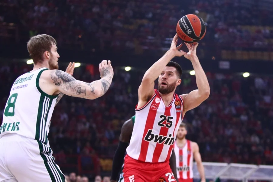 “Ερυθρόλευκο” το ελληνικό ντέρμπι της Ευρωλίγκα