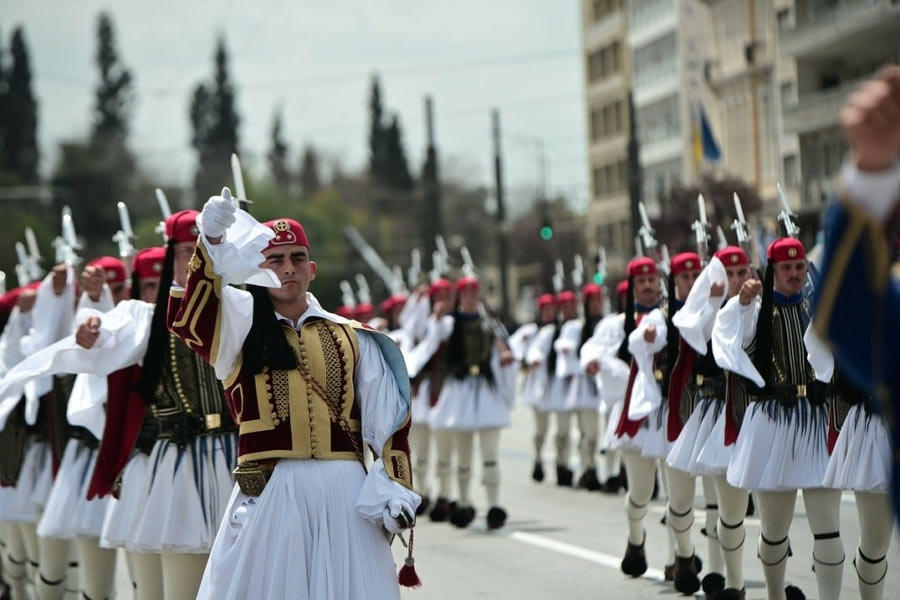 Εντυπωσιακή η παρέλαση στην Αθήνα!