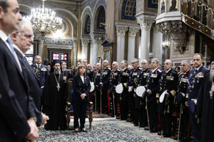 Βγάζει την πολιτική και πολιτειακή ηγεσίας της χώρας έξω από την…εκκλησία η Ιερά Σύνοδος!