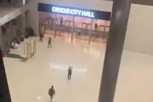 Μακελειό στη Μόσχα: Η στιγμή της εισβολής των ενόπλων στον συναυλιακό χώρο