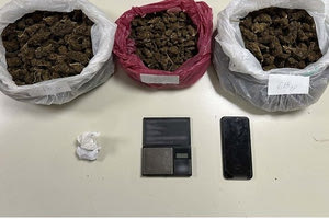 28χρονος είχε στο σπίτι του πάνω από ένα κιλό ακατέργαστη κάνναβη