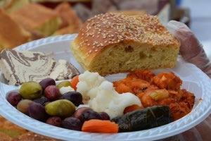 Τι περιλαμβάνει το «καλάθι της Σαρακοστής» – από πότε θα τεθεί σε ισχύ