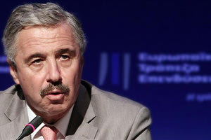 Ο Γ. Μανιάτης παρόντος του Ν. Ανδρουλακη παρουσιάζει στο Ηράκλειο το βιβλίο του”Επειδή δεν υπάρχει plan B”