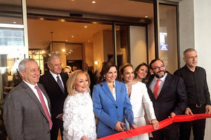 Η Όλγα εγκαινίασε το νέο ξενοδοχείο της Χριστίνα Μήτση