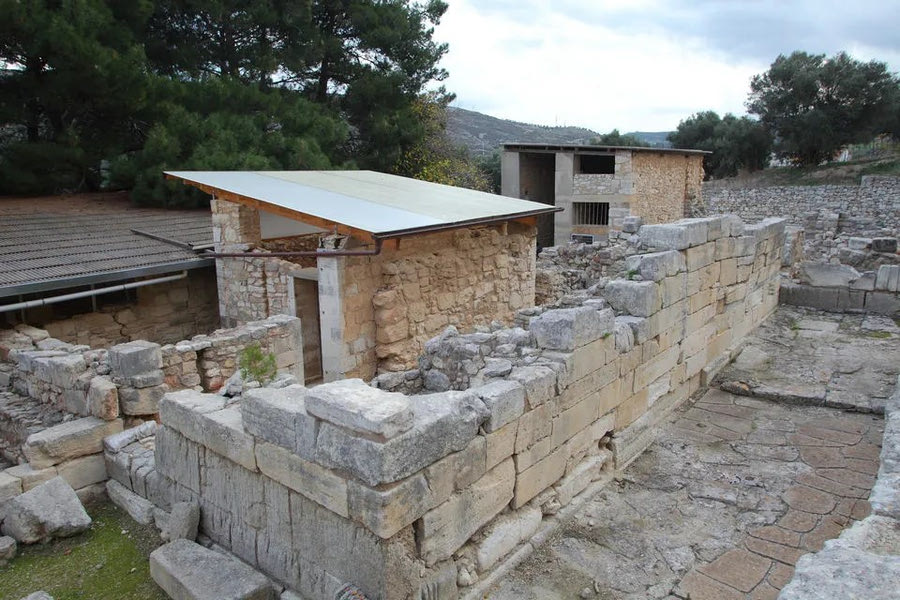 Επεμβάσεις στερέωσης στο «Μικρό Ανάκτορο»