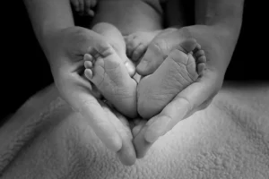 Σοκ από τον θάνατο του μωρού στην Κω – Ενδείξεις σεξουαλικής κακοποίησης στη σορό του