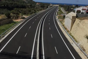 Ο λαός, το Κολωνάκι και τα… κολωνάκια