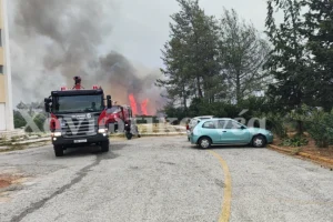 Μεγάλη φωτιά στα Χανιά – εκκενώνεται το Ναυτικό Νοσοκομείο!