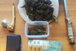 Με χειροπέδες ένας Έλληνας και ένας Αλβανός για 600 γραμμάρια κάνναβης