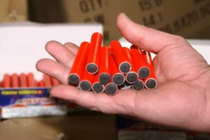 Κυκλοφορούσαν με… κροτίδες-Δύο συλλήψεις ο ένας ανήλικος