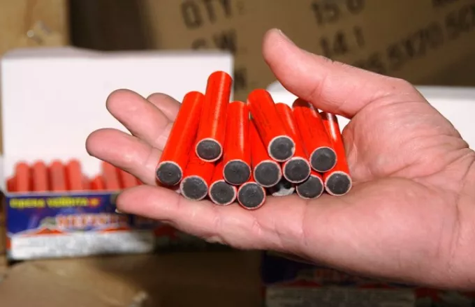 Κυκλοφορούσαν με… κροτίδες-Δύο συλλήψεις ο ένας ανήλικος