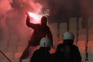 Ρέντη: Τα βίντεο που «έκαψαν» τους χούλιγκαν