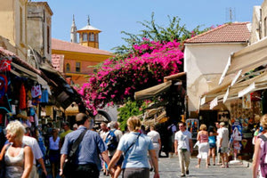 Η Κρήτη δεύτερη περιφέρεια της χώρας στον αριθμό διανυκτερεύσεων των τουριστών