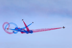Εντυπωσιακή επίδειξη των Red Arrows στα Χανιά