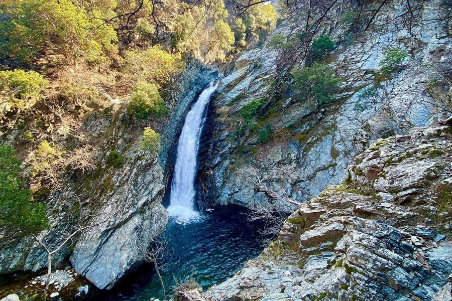 Τα ελληνικά νησιά γεμίζουν από τουρίστες, αλλά αδειάζουν από νερό