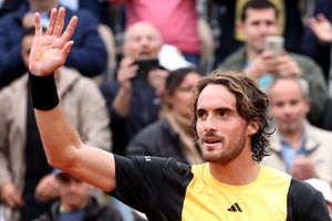 Με άνεση στον τρίτο γύρο του Roland Garros ο Τσιτσιπάς