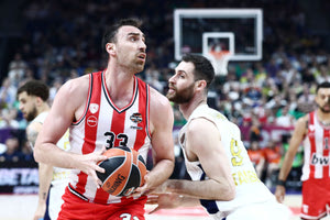 Final 4 Ευρωλίγκα: Με ρεσιτάλ τριπόντων τρίτος ο Ολυμπιακός