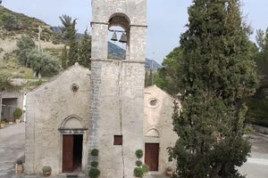 Ο πλάτανος που κάποτε στέγαζε μικρό Καφενείο!