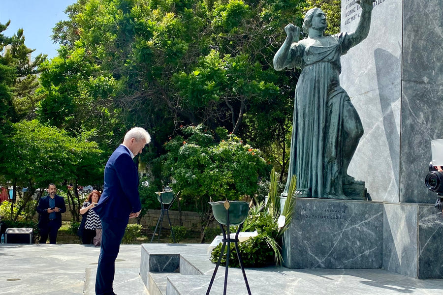 Αλέξης Καλοκαιρινός: «Από τις στάχτες αυτού του πολέμου αναγεννήθηκε η Ευρώπη»