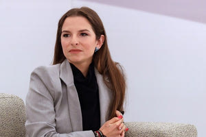 Εριέττα Κούρκουλου Λάτση: «Αυτή τη στιγμή προέχουν τα δεκάδες χιλιάδες παιδιά και οι αθώοι πολίτες της Γάζας»