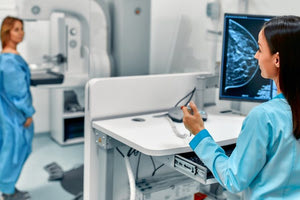 Εστάλησαν τα πρώτα SMS για δωρεάν μαστογραφία στις νέες ηλικιακές ομάδες