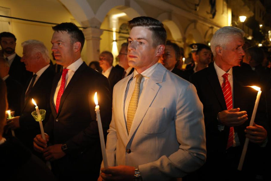 Κασσελάκης: «Το φως της ελπίδας να λάμψει στην πατρίδα μας»