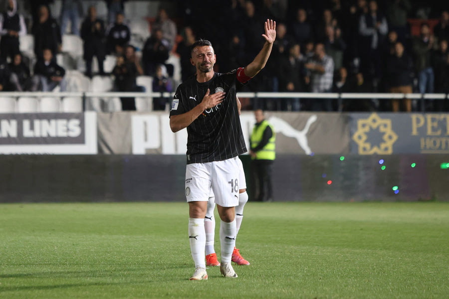 Τέταρτος και καταϊδρωμένος στα πλέι άουτ ο ΟΦΗ – Συγκίνηση στο “αντίο” του Γιαννούλη