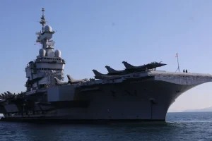 Στο λιμάνι της Σούδας το αεροπλανοφόρο «Σαρλ ντε Γκολ»