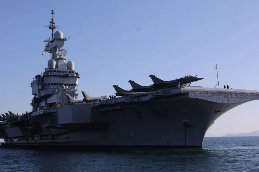 Στο λιμάνι της Σούδας το αεροπλανοφόρο «Σαρλ ντε Γκολ»