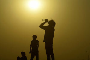 Κλιματική αλλαγή: Έως τους 50 βαθμούς η θερμοκρασία στο Πακιστάν, ακραίος καύσωνας πλήττει την Ινδία