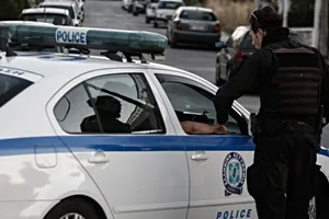 Χερσόνησος: Αυτοκίνητο έπεσε πάνω σε καρότσι με μωρά, ο πατέρας χτύπησε την οδηγό!