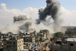 Συνεχίζονται οι βομβαρδισμοί στη Γάζα: Oι ΗΠΑ απειλούν τον Ισραήλ να φρενάρουν τη στρατιωτική βοήθεια αν μπει στη Ράφα