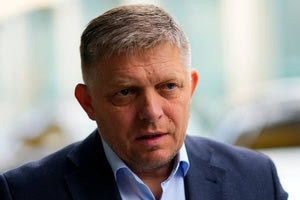 Ρόμπερτ Φίτσο: Τη Δευτέρα αποφασίζουν οι γιατροί για τη μεταφορά του Σλοβάκου πρωθυπουργού στη Μπρατισλάβα