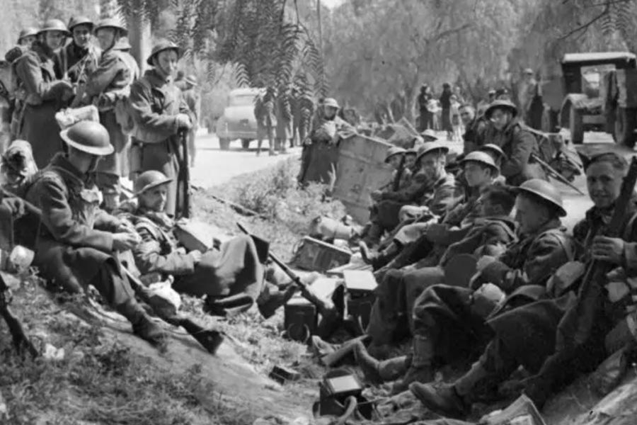 Στρατιώτες από τη Νέα Ζηλανδία ξεκουράζονται στο Ναύπλιο, πριν ξεκινήσουν για Κρήτη