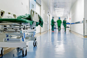 Πάτρα: Στο νοσοκομείο με εγκαύματα ένας 9χρονος – Τον χτύπησε βεγγαλικό σε σχολική γιορτή